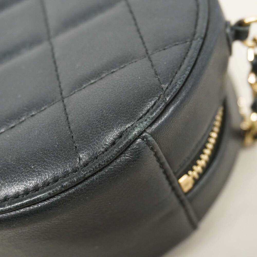 CHANEL Black Lambskin Leather Shoulder Bag - Picture 6 of 9